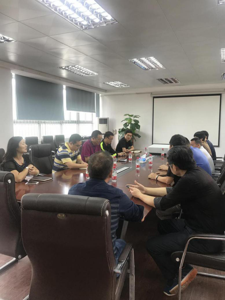 副校长杨敏林代表校党委宣读化能巨乳美女
新一届行政班子成员名单.png