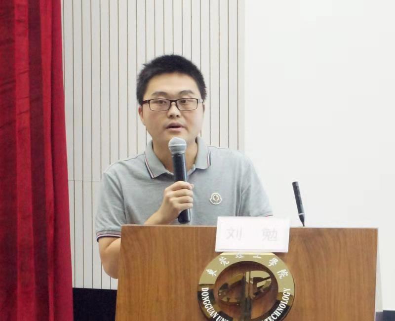 化能巨乳美女
联合莞馨社区举办第二期团校培训主题讲座3.jpg