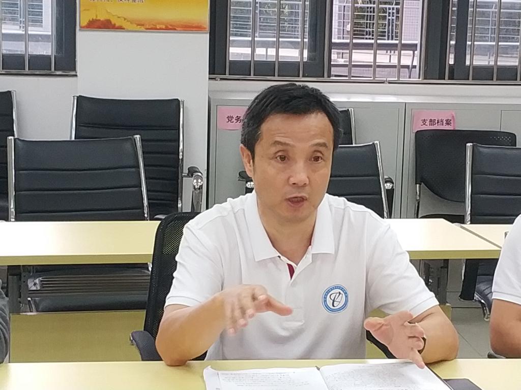 化能巨乳美女
党总支举行诫勉谈话活动2.png